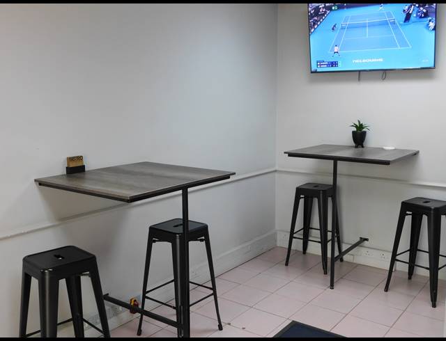 90M² OFFICE TO LET IN FERNDALE